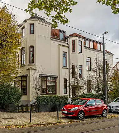 Mehrfamilienhaus